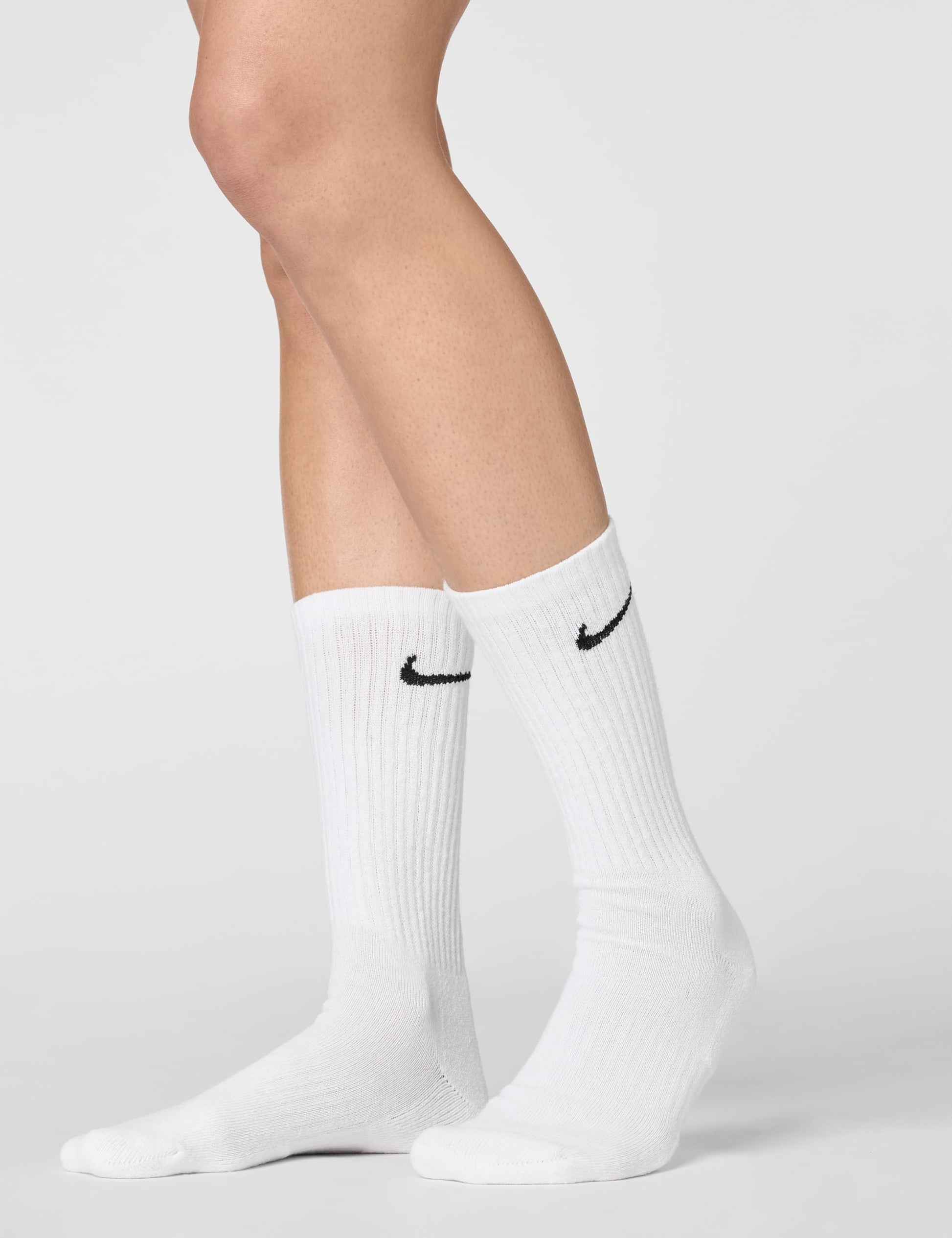 Nike Unisex Everyday Cushioned Training Crew Socks (6 Pairs), White/Black, Large