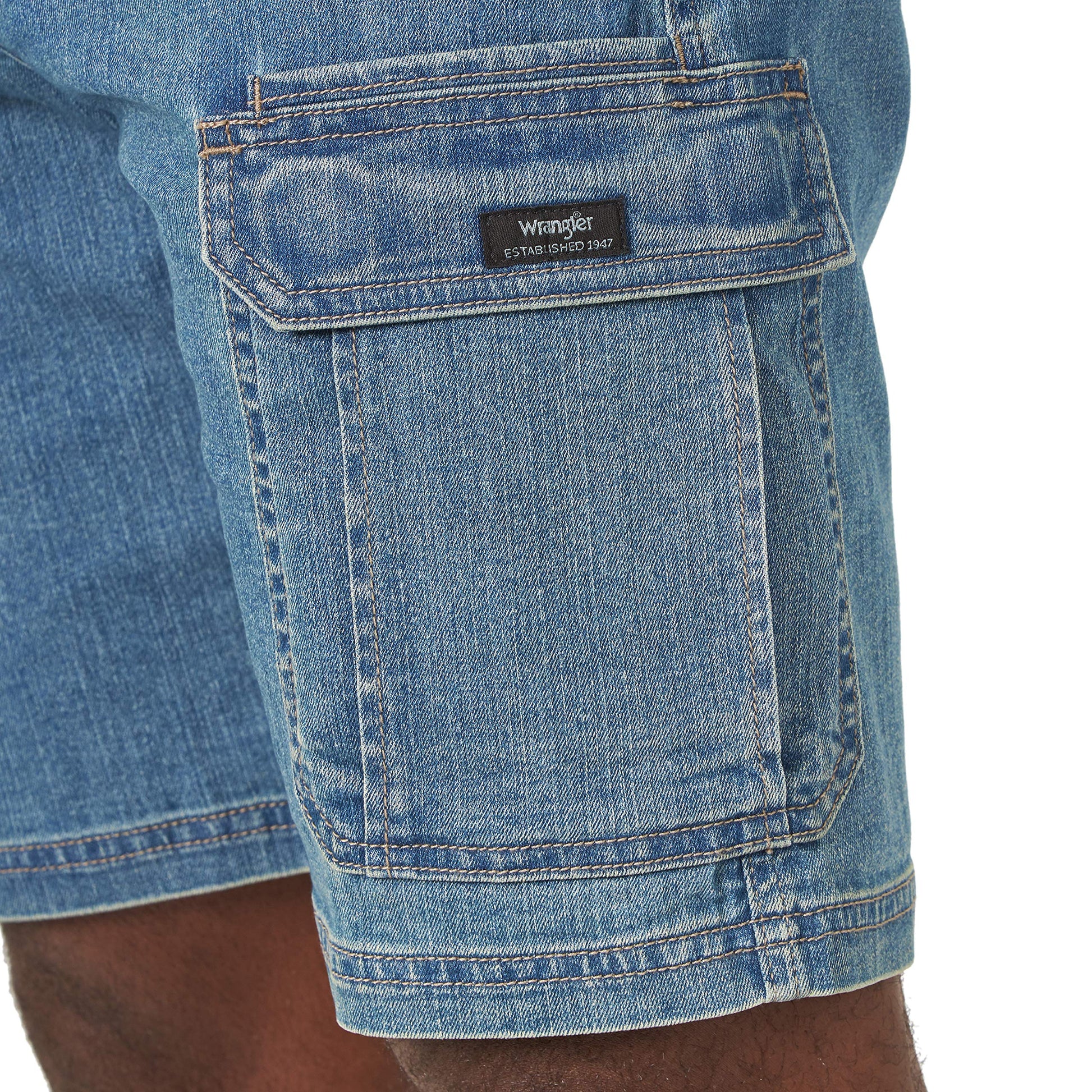 Wrangler Authentics Men's Classic Cargo Stretch Short, Medium Tint Denim, 38