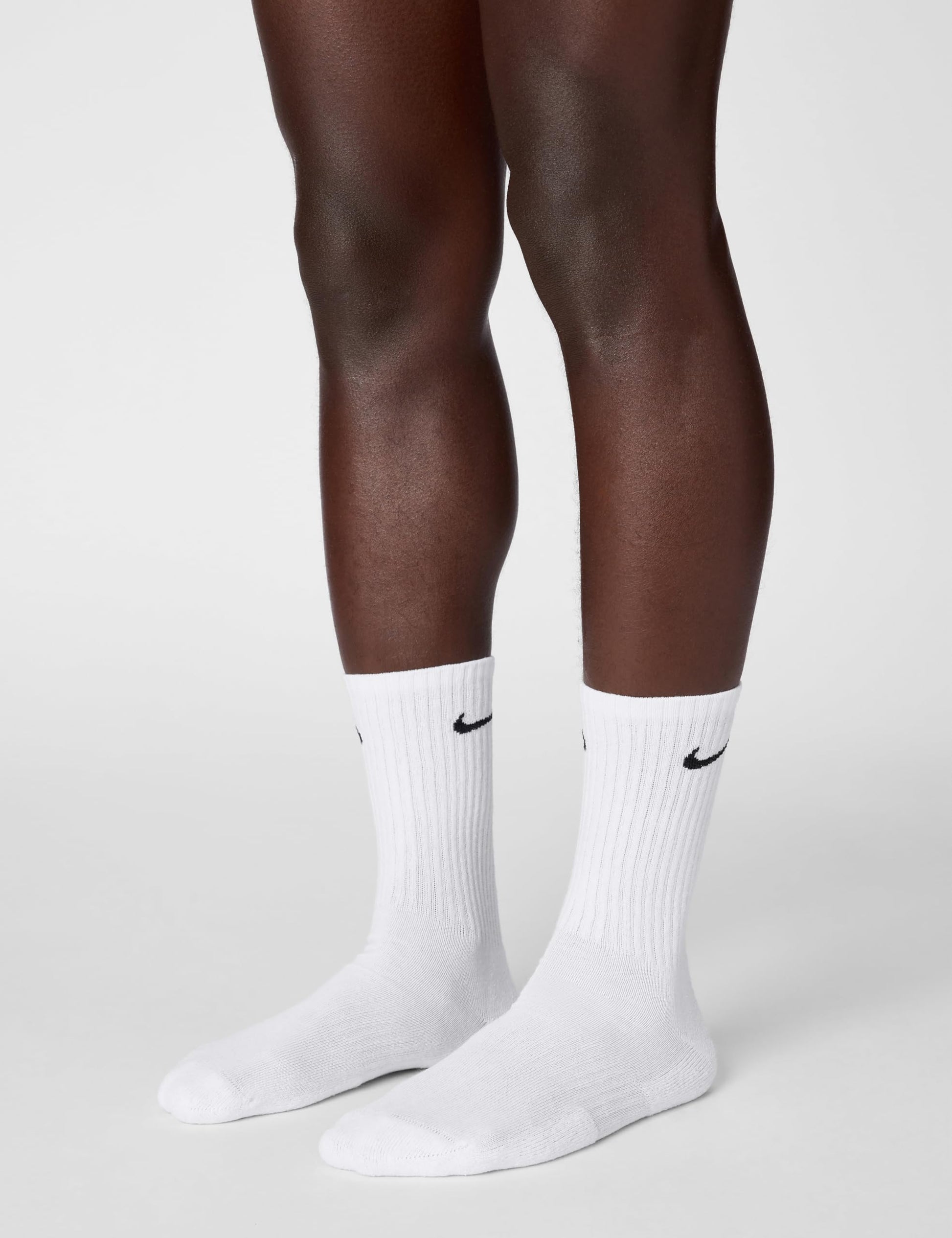Nike Unisex Everyday Cushioned Training Crew Socks (6 Pairs), White/Black, Large