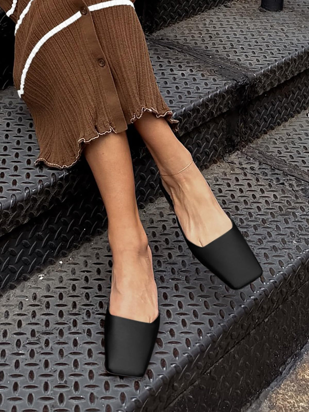 Coutgo Women's Mules Low Kitten Heel Closed Square Toe Slip On Backless Dress Shoes,Size Fits Large Black