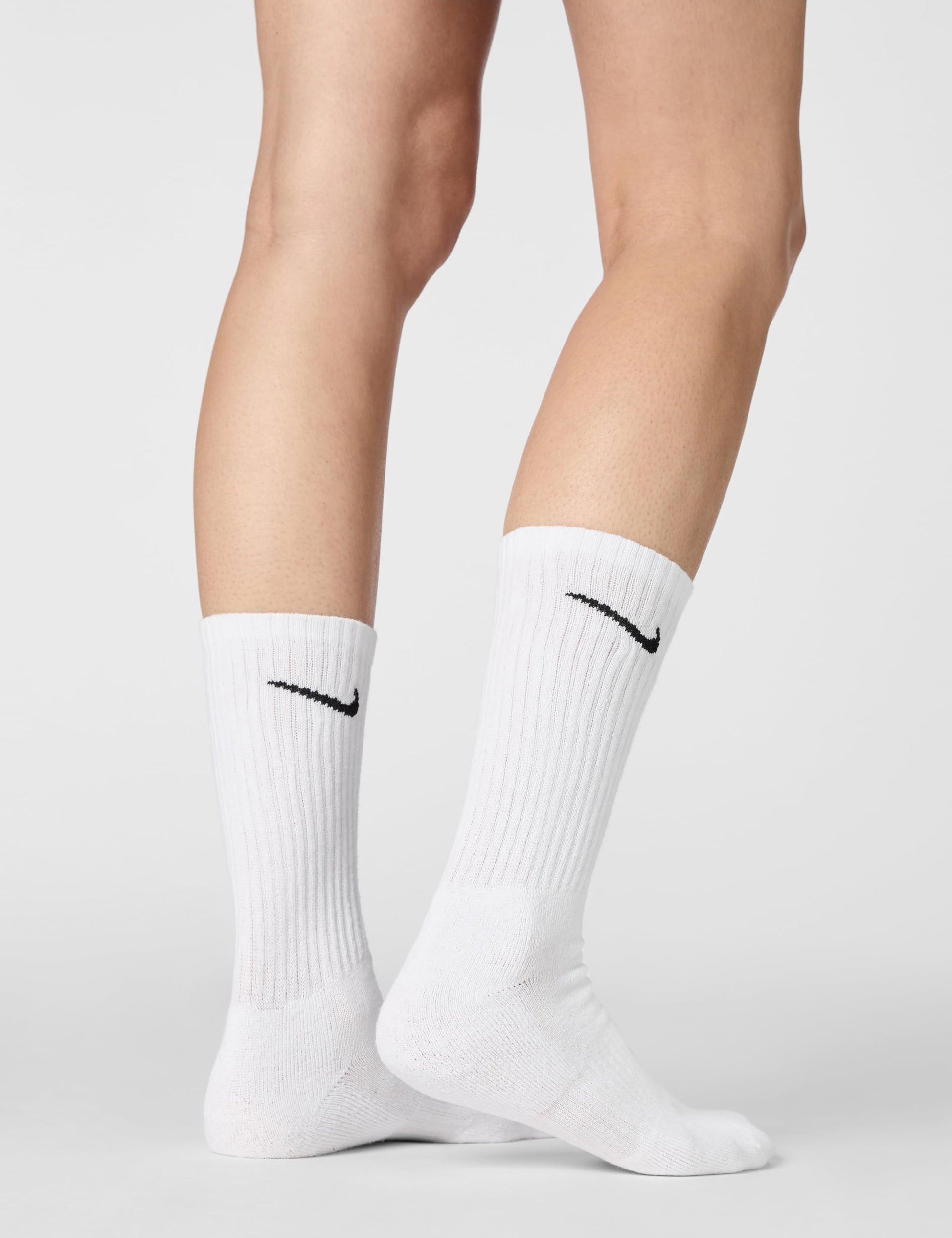 Nike Unisex Everyday Cushioned Training Crew Socks (6 Pairs), White/Black, Large