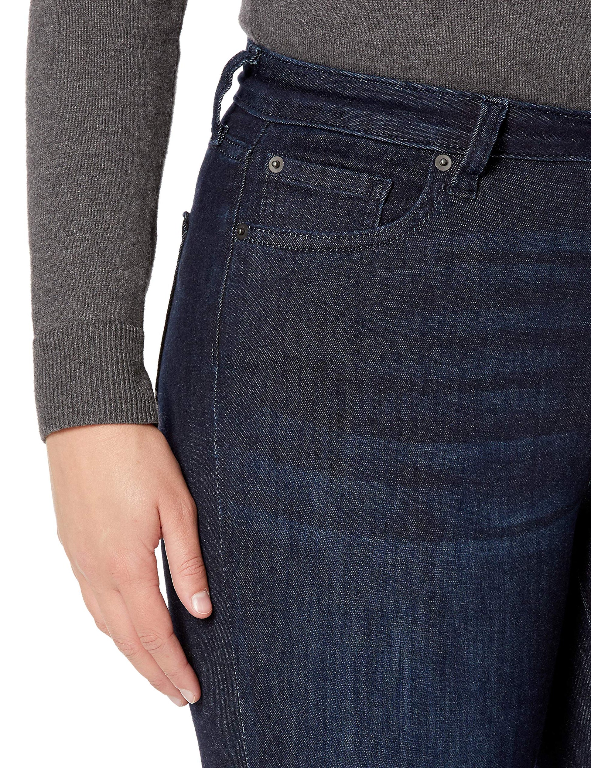 Amazon Essentials Women's Mid Rise Curvy Skinny Jeans, Dark Wash, 8